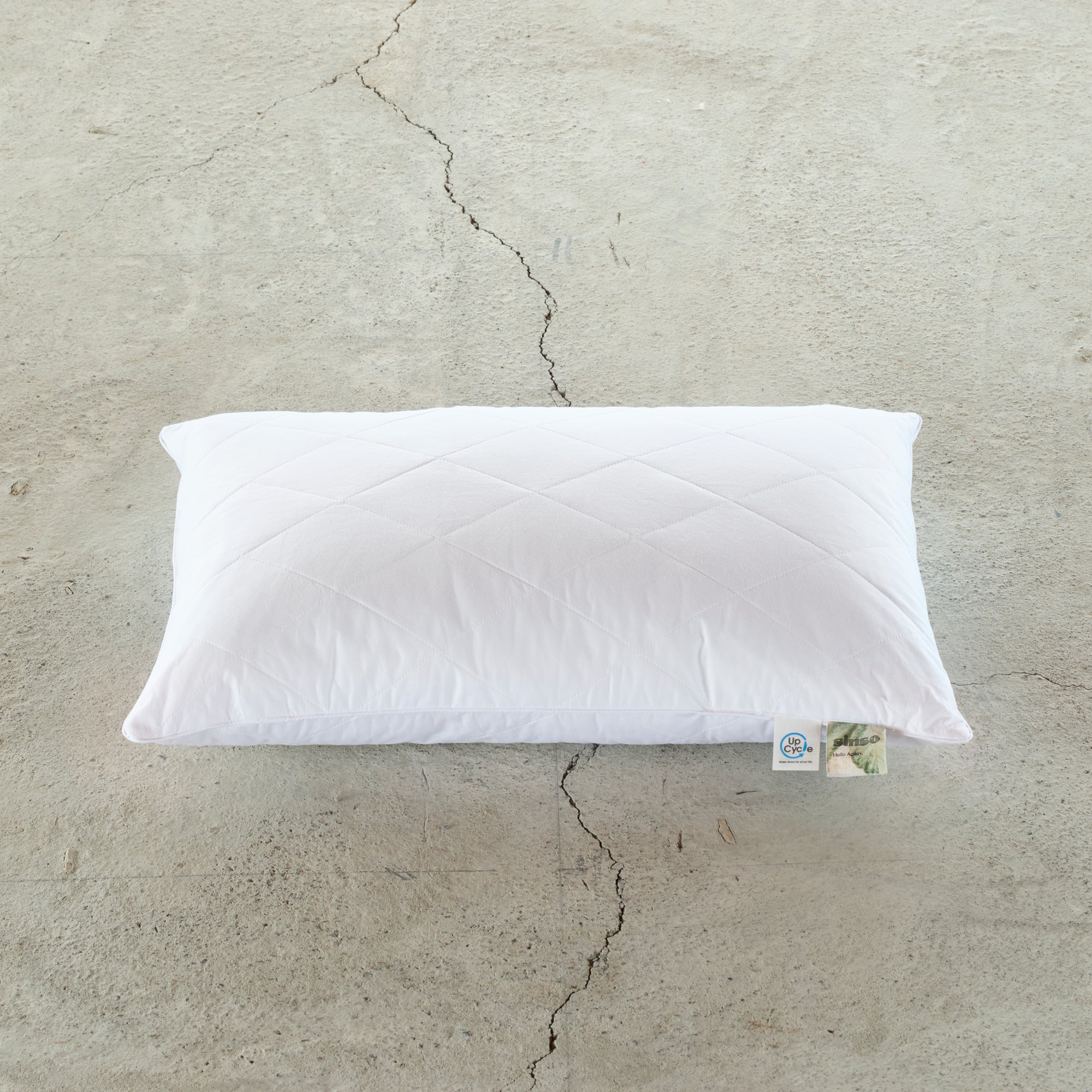 Upcycle Down Pillow｜アップサイクルまくら – sinso